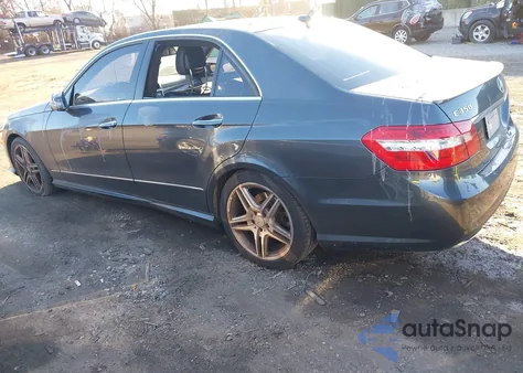 2013 Mercedes-Benz E 350 4Matic z USA, uszkodzony, nr VIN WDDHF8JB0DA686711